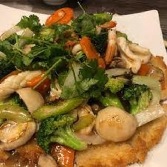 Pan-Fried Seafood Crispy Flat Rice Noodle.